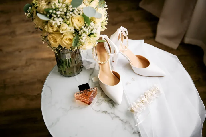 Wedding Details – Schuhe, Schmuck & Brautstrauß