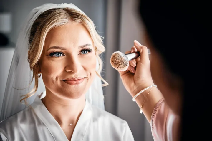 Braut – Beauty-Portrait beim Getting Ready