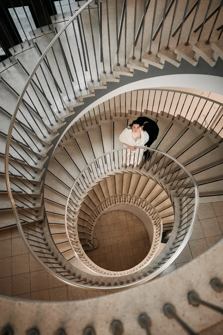 Paarportrait im Treppenhaus – Hamburg